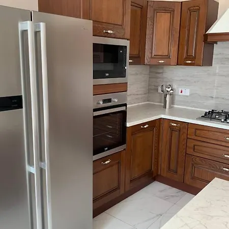 3 Bed In App1of3 *